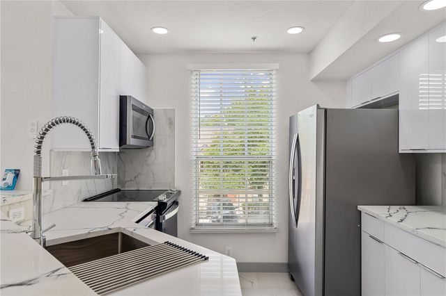 6300 RALEIGH STREET 115, Orlando, FL 32835