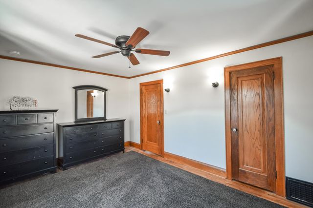 621 1st Avenue SE, Pine Island, MN 55963