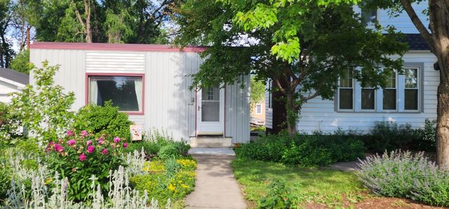 621 1st Avenue SE, Pine Island, MN 55963