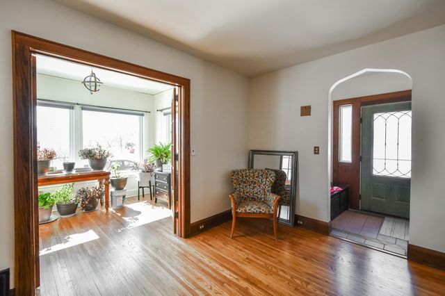 621 1st Avenue SE, Pine Island, MN 55963