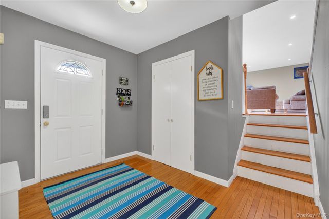 24 Sebastian Court, Hopewell Junction, NY 12533