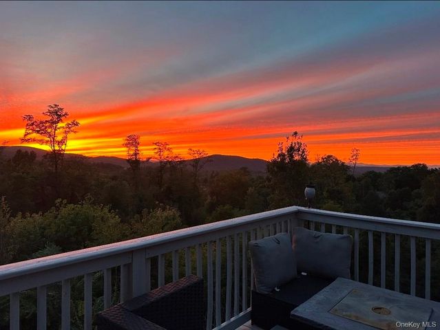 24 Sebastian Court, Hopewell Junction, NY 12533