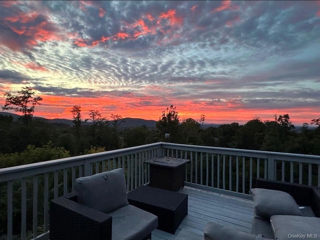 24 Sebastian Court, Hopewell Junction, NY 12533