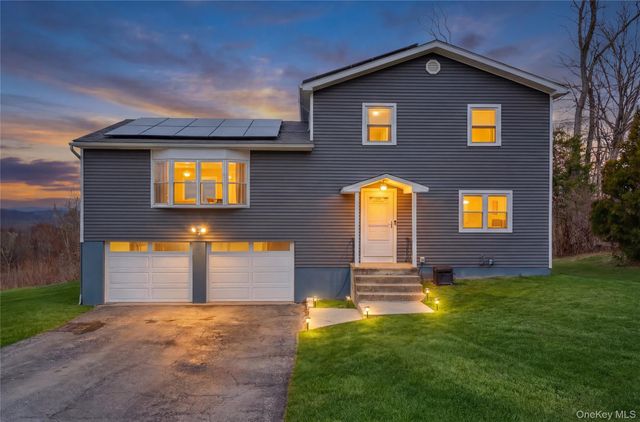 24 Sebastian Court, Hopewell Junction, NY 12533