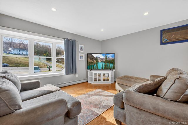 24 Sebastian Court, Hopewell Junction, NY 12533