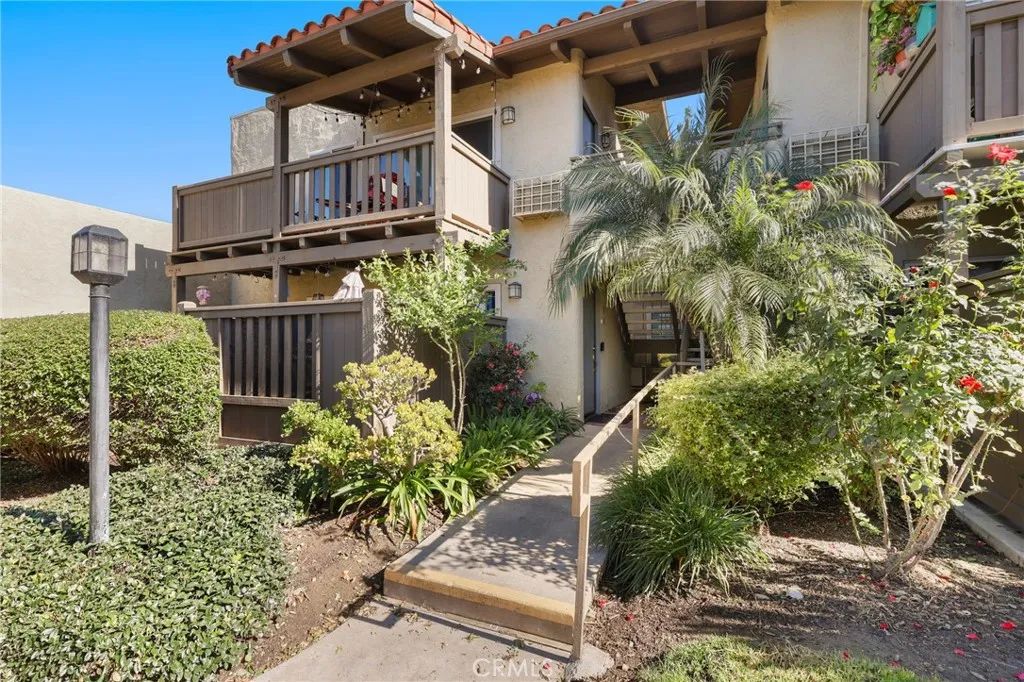 1345 Cabrillo Park Drive Q02, Santa Ana, CA 92701