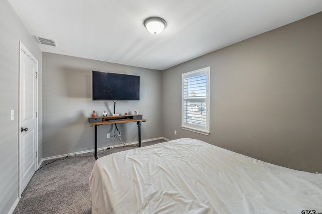 15447 Anna Ln, Lindale, TX 75771