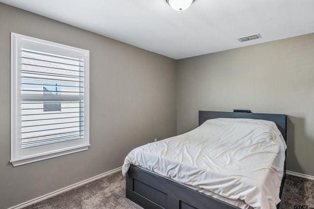 15447 Anna Ln, Lindale, TX 75771