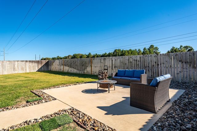 15447 Anna Ln, Lindale, TX 75771