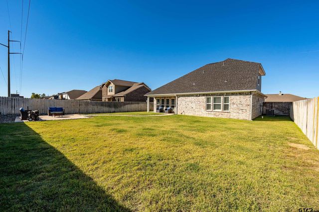 15447 Anna Ln, Lindale, TX 75771