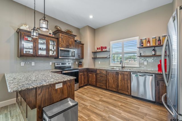 15447 Anna Ln, Lindale, TX 75771