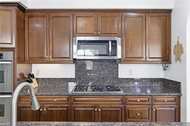 44106 Raven ln, Lancaster, CA 93536