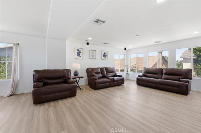 44106 Raven ln, Lancaster, CA 93536