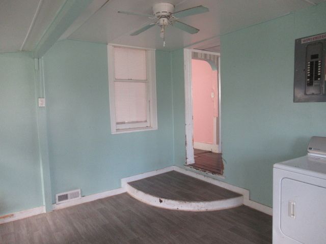 1208 Marshall Avenue, Paris, IL 61944