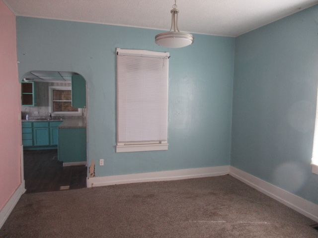 1208 Marshall Avenue, Paris, IL 61944