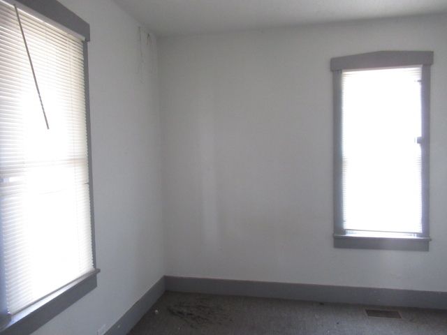 1208 Marshall Avenue, Paris, IL 61944