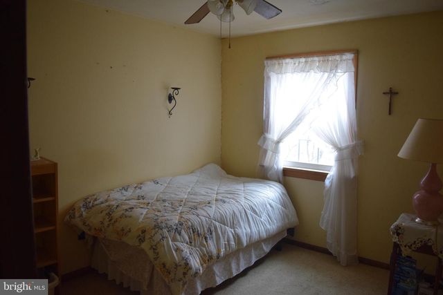 72 SALEM RD, Schwenksville, PA 19473