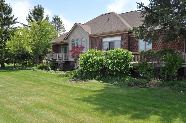 1138 Saint Andrews Avenue, Highland Twp, MI 48357