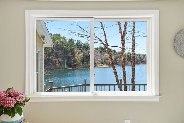 91 Phillips Rd, Pembroke, MA 02359