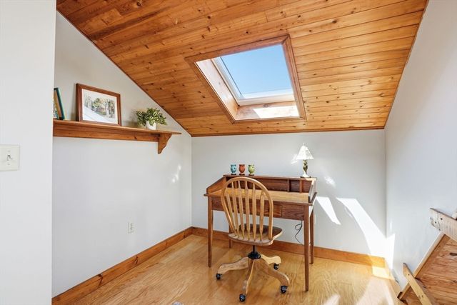 91 Phillips Rd, Pembroke, MA 02359