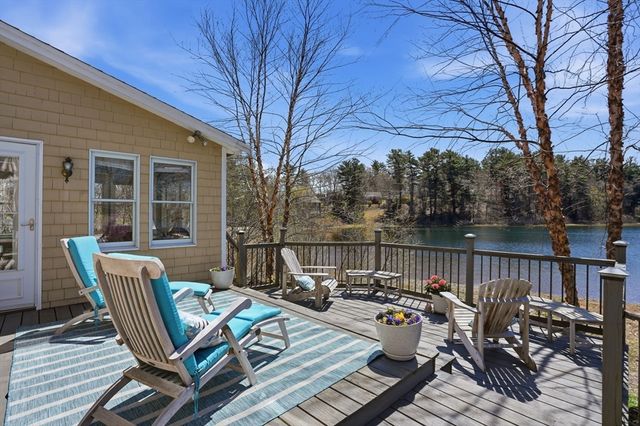 91 Phillips Rd, Pembroke, MA 02359