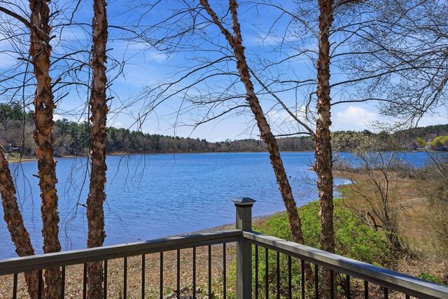 91 Phillips Rd, Pembroke, MA 02359