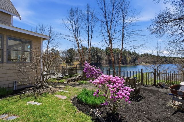 91 Phillips Rd, Pembroke, MA 02359