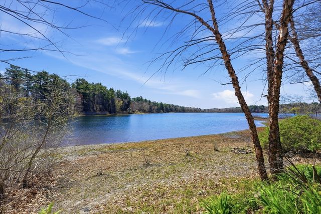 91 Phillips Rd, Pembroke, MA 02359