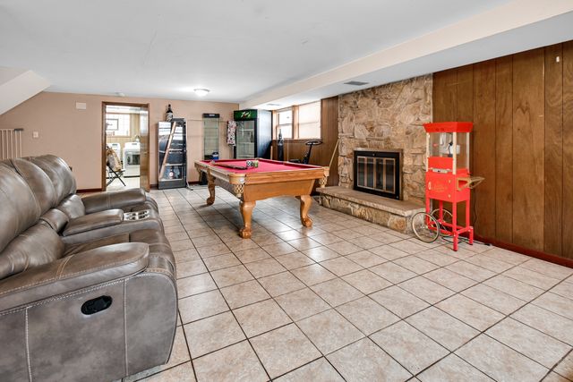 1028 W Strieff Lane, Glenwood, IL 60425