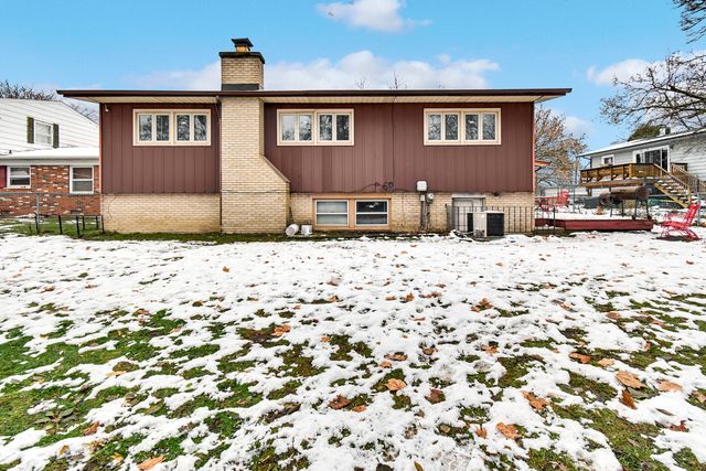 1028 W Strieff Lane, Glenwood, IL 60425