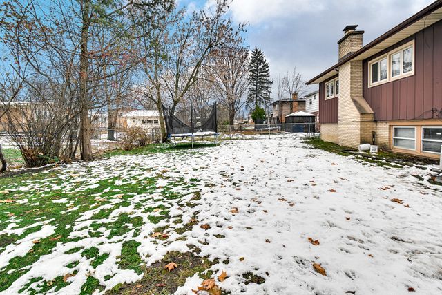 1028 W Strieff Lane, Glenwood, IL 60425