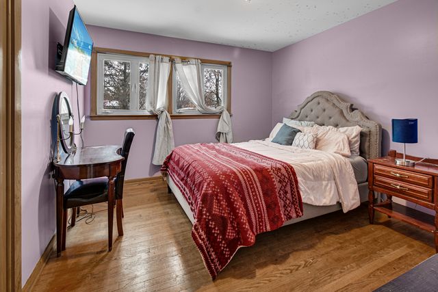 1028 W Strieff Lane, Glenwood, IL 60425