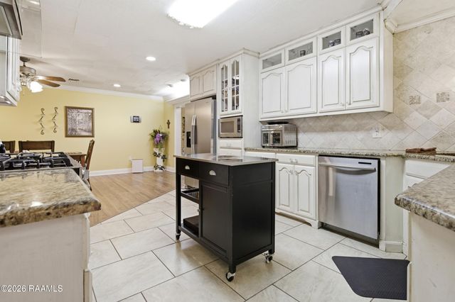 6615 N University Avenue, Carencro, LA 70520