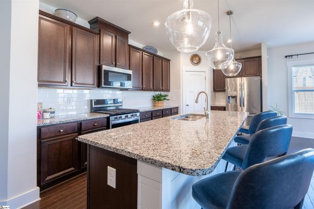 39 Larson Drive, Simpsonville, SC 29681