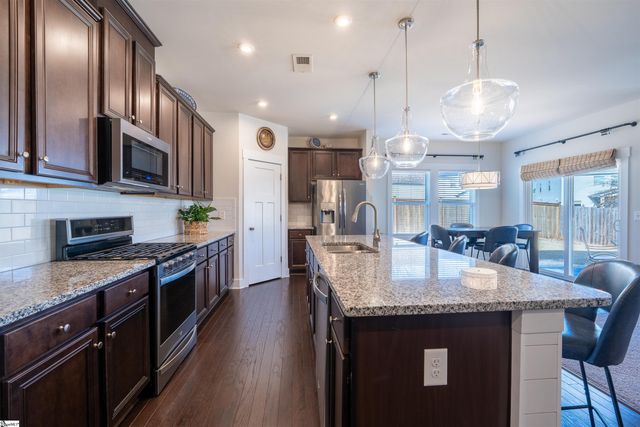 39 Larson Drive, Simpsonville, SC 29681