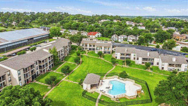 203-C Lakeview Terrace, Montgomery, TX 77356