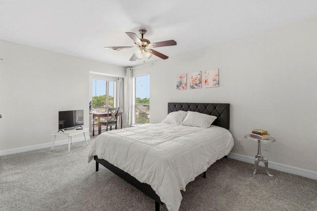 203-C Lakeview Terrace, Montgomery, TX 77356