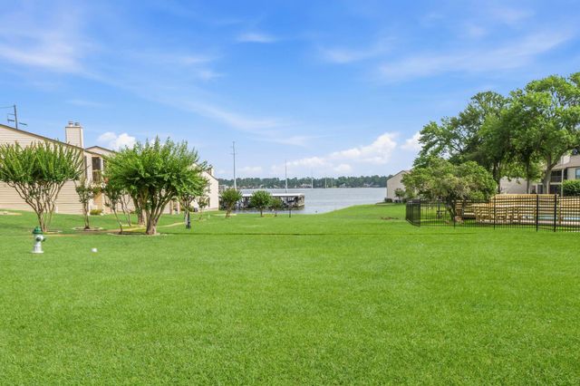203-C Lakeview Terrace, Montgomery, TX 77356