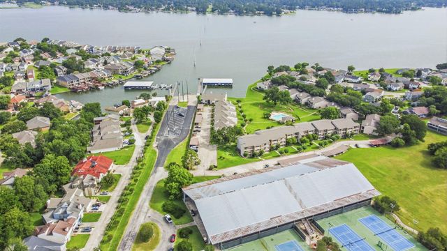 203-C Lakeview Terrace, Montgomery, TX 77356