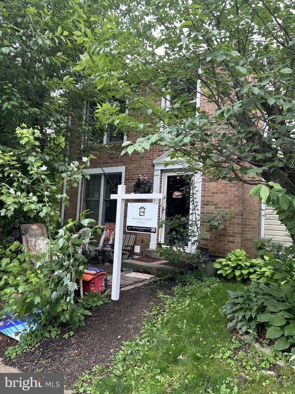 Image 2 of property listing at 19037 PARTRIDGE WOOD DR, Germantown, MD 20874