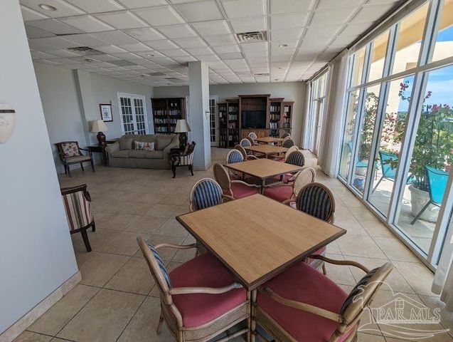 825 Bayshore Dr 200, Pensacola, FL 32507