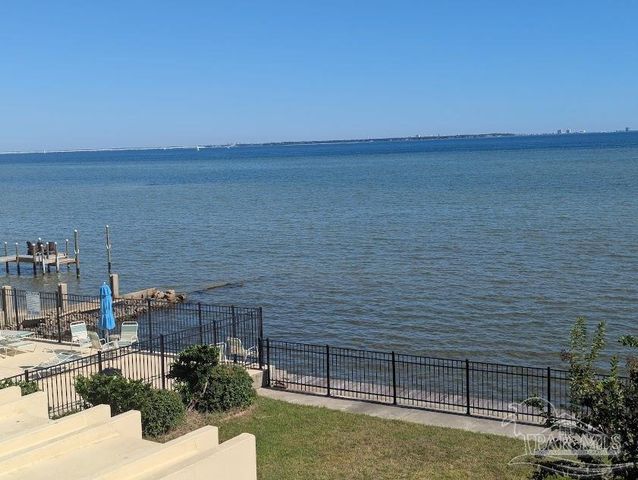 825 Bayshore Dr 200, Pensacola, FL 32507