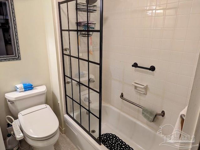 825 Bayshore Dr 200, Pensacola, FL 32507