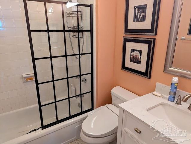 825 Bayshore Dr 200, Pensacola, FL 32507