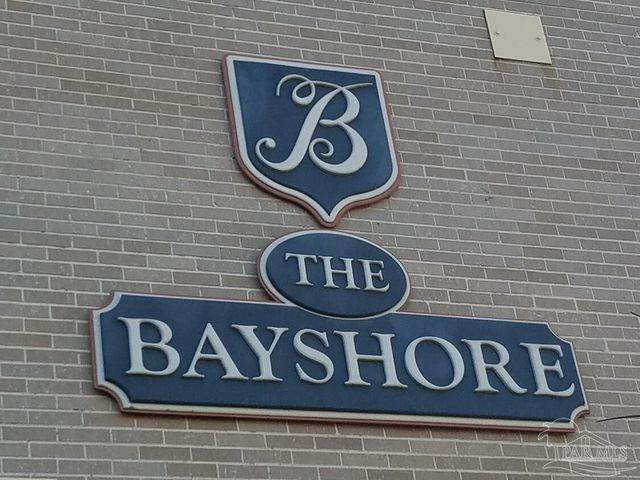 825 Bayshore Dr 200, Pensacola, FL 32507