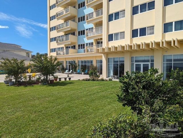 825 Bayshore Dr 200, Pensacola, FL 32507