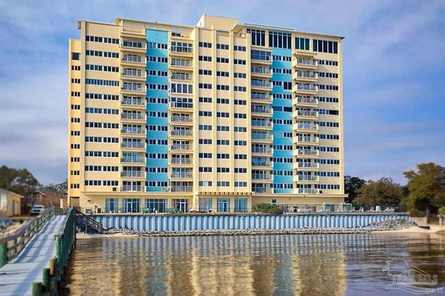 825 Bayshore Dr 200, Pensacola, FL 32507