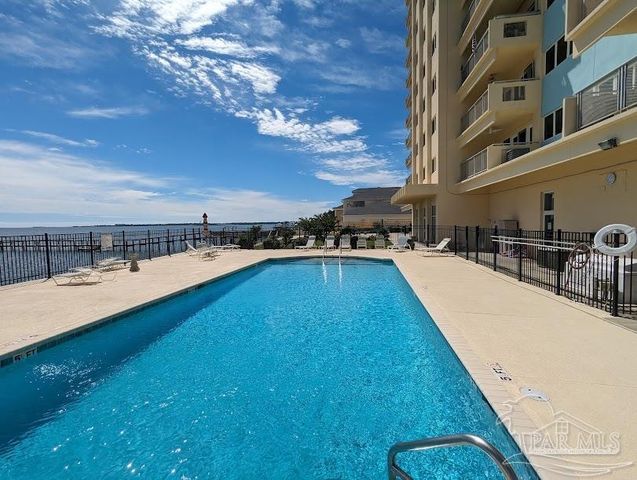 825 Bayshore Dr 200, Pensacola, FL 32507