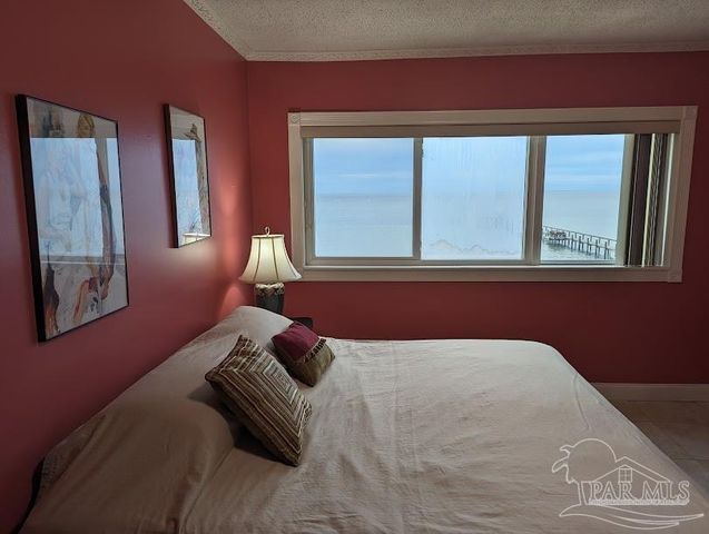 825 Bayshore Dr 200, Pensacola, FL 32507