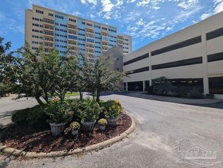 825 Bayshore Dr 200, Pensacola, FL 32507